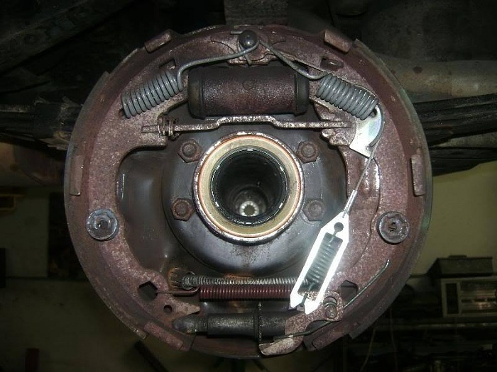 Replacing jeep cherokee rear brakes #1