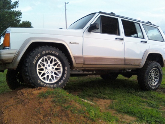 Jeep cherokee with dunlop mud rovers #4