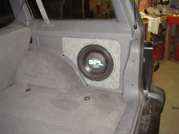 Cherokee jeep speaker #4