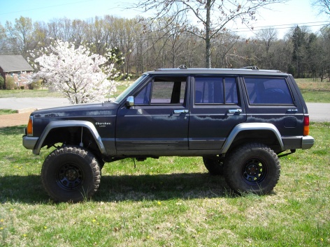 jeep 3 inch lift. with a 3 inch lift on 33s.