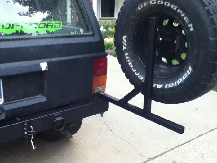 XJ rear bumper w/ tire carrier-img_0331.jpg