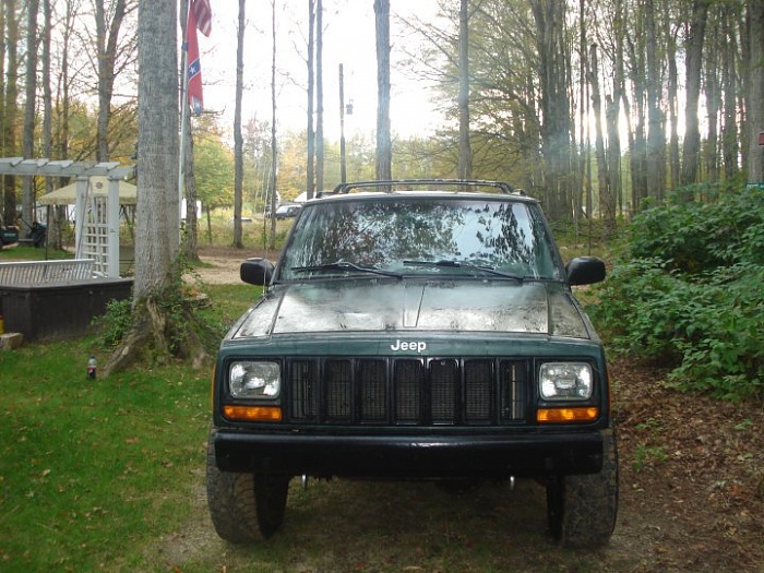 Parting out green 98 XJ sport-jeep.jpg