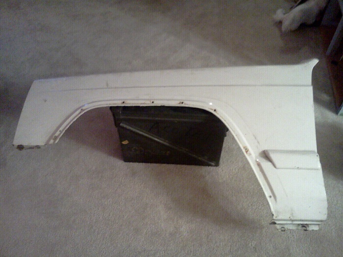 need drivers side fender flare(patriot blue)-forumrunner_20110802_231634.jpg