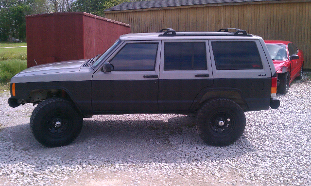 looking to buy a cherokee-forumrunner_20111109_142442.jpg