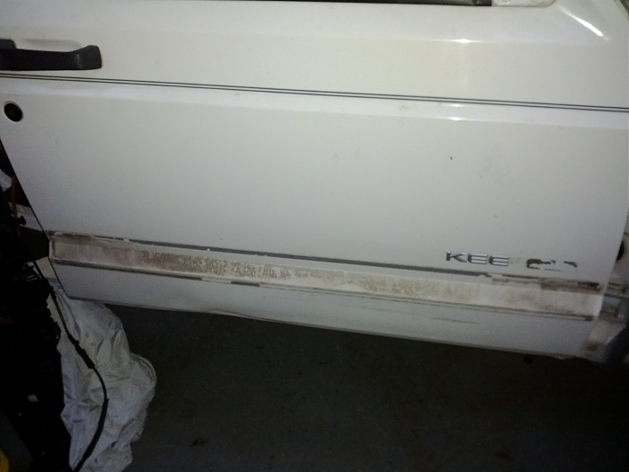White 97+ passenger fender and white front bumper-door1.jpg