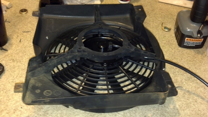 10 inch 1100cfm factory e fan replacement. w/pics-fan0004.jpg