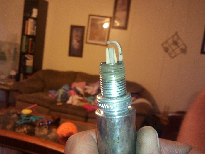 #1 Cylinder....Broken Spark plug??-2012-05-30-20.13.45.jpg