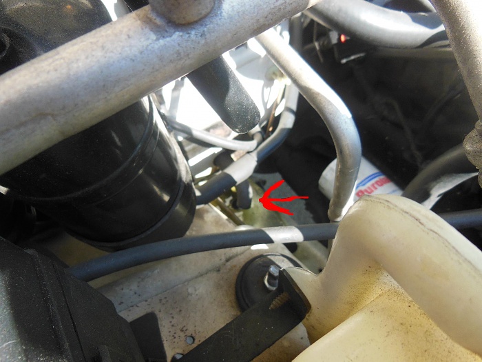 Leaking coolant with pics! please help-jeep.jpg