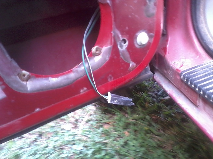 none of the power locks or windows work-img_20120825_115618.jpg