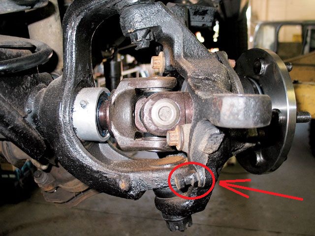 Whats This bolt?-0707_4wd_24_z-front_axle_components.jpg
