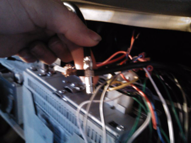 Antenna wire hook up-forumrunner_20121212_164534.jpg