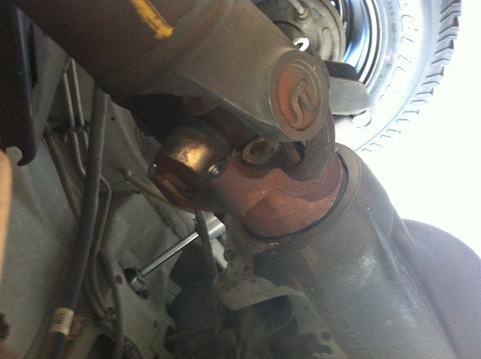 2WD Driveshaft Removal-photo-2-.jpg