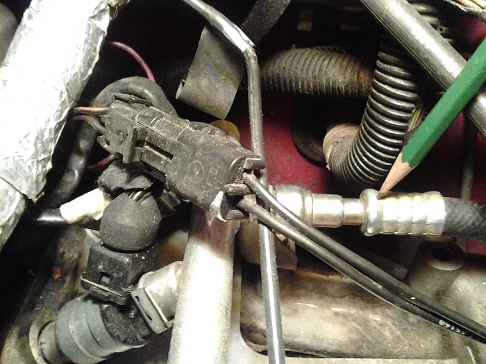 1987 cherokee-fuel-leak-002.jpg