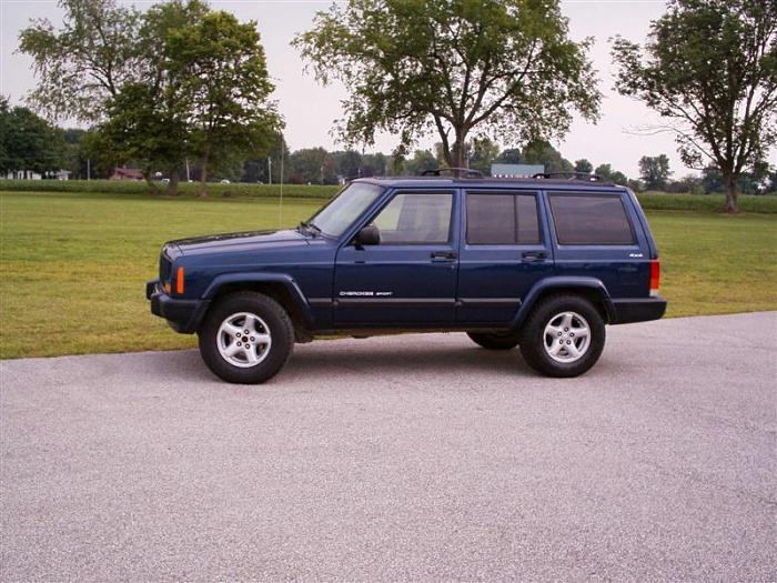 99 Cherokee squats-new-jeep-09-07-2009_04-medium-.jpg