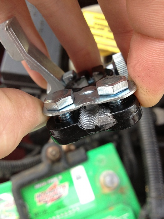Battery post/terminal connector-img_1374.jpg
