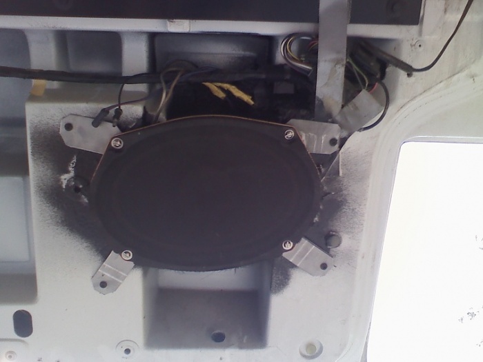 what is the hatch size speakers.-1108091241.jpg