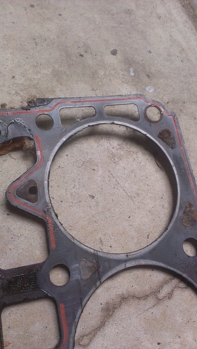 head gasket port holes.-2013-06-24-19.23.27.jpg