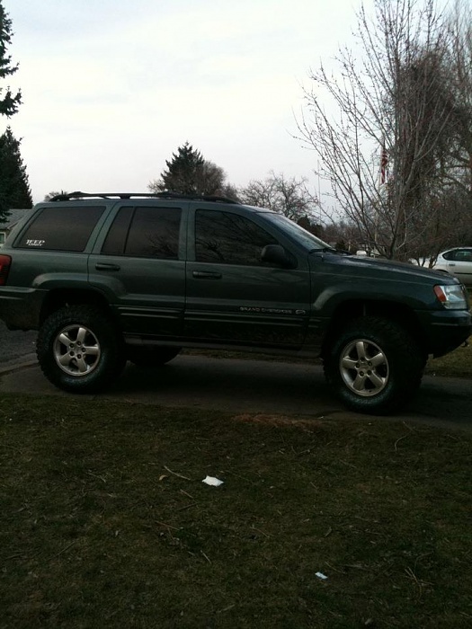 2001 Cherokee Sport: Possible First Car-monicas-jeep.jpg