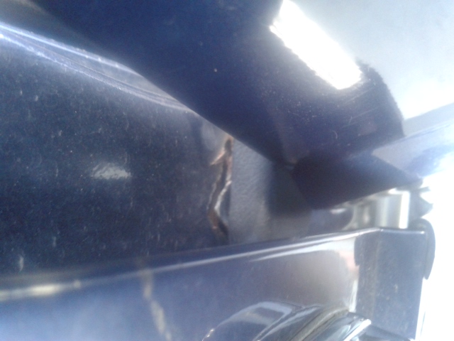 Cracked Door Bracket - Just weld?-crackeddoor3.jpg