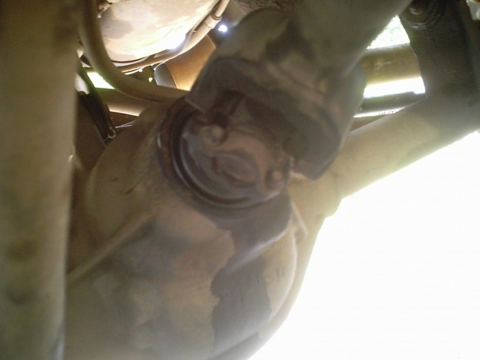 Leak and noise from front axle-leak1.jpg