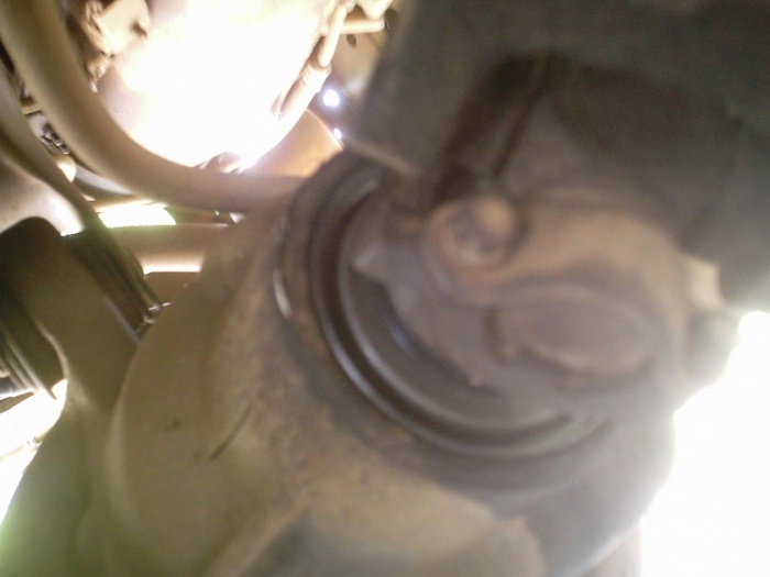 Leak and noise from front axle-leak3.jpg