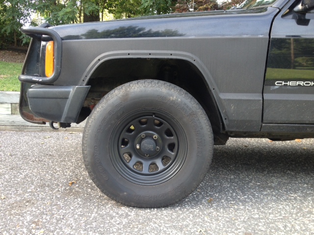 31&quot; tires on stock suspension. with trimming.-photo-4-.jpg