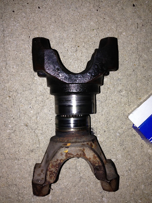 pinion seal constantly blowing after d30 locker install-image-1333133996.jpg