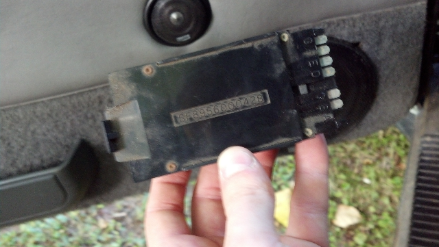 Weird circuit box under dash-forumrunner_20130919_101907.jpg