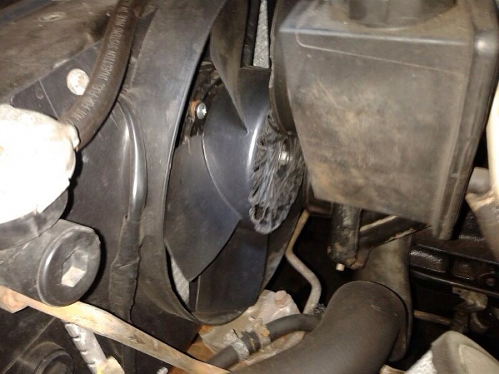 2000 cherokee top pulley hitting electric fan-image-3709277363.jpg