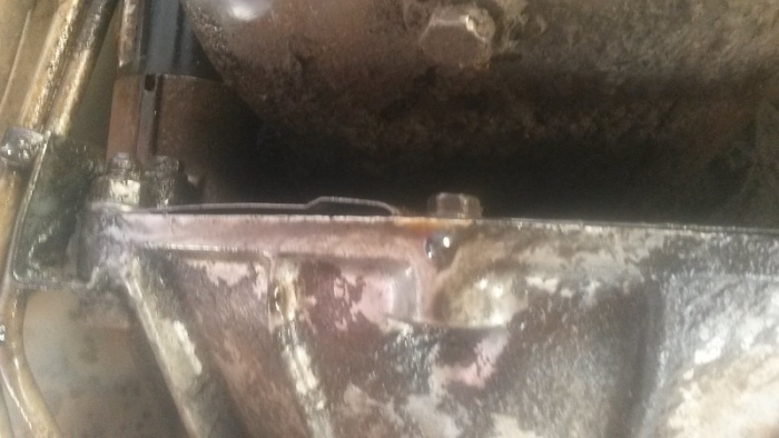 1996 Jeep Cherokee  leaked of transmission fluid while parked through the night.-forumrunner_20131227_134638.jpg