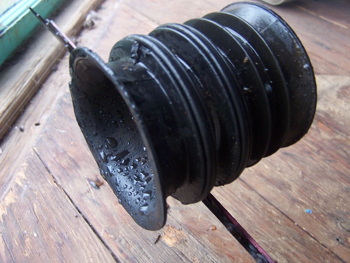 Air intake hose --- My first modification?-102_0671.jpg