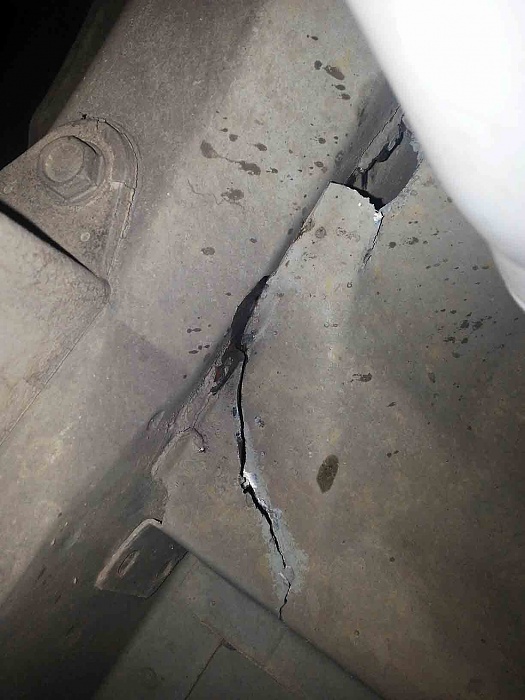 Broken Rear Shock Mounting Flange-shock_smaller.jpg