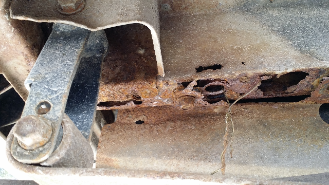 Found rot on the subframe. fml-forumrunner_20140316_171212.jpg