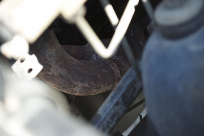cracked header-dsc_0041.jpg