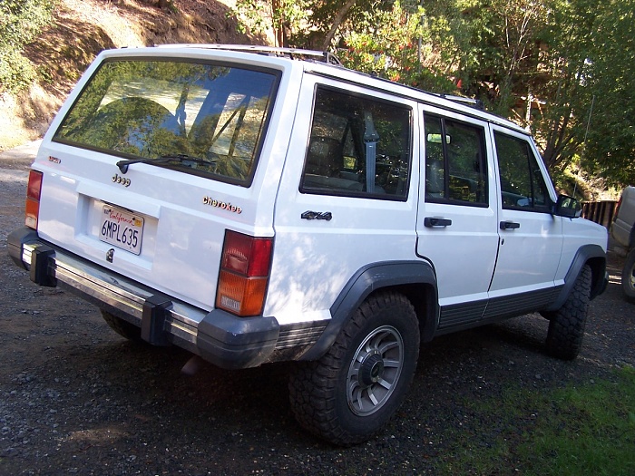 Bendix 9 Anti-Lock Brakes on a 90. Cherokee ABS-102_6184.jpg