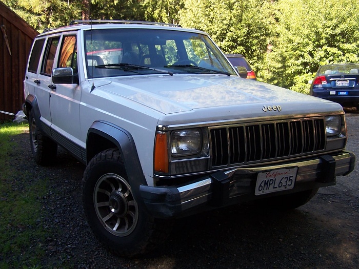 Bendix 9 Anti-Lock Brakes on a 90. Cherokee ABS-102_6190.jpg