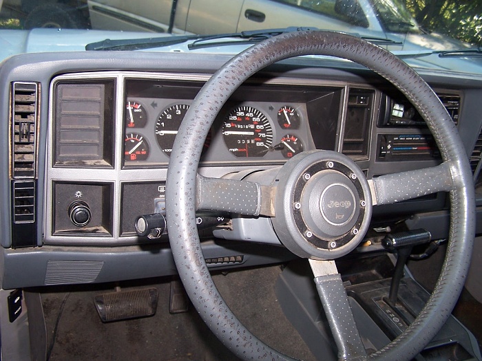 Bendix 9 Anti-Lock Brakes on a 90. Cherokee ABS-102_6188.jpg