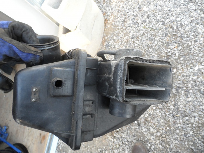 Airbox intake not connected-airbox-2.jpg