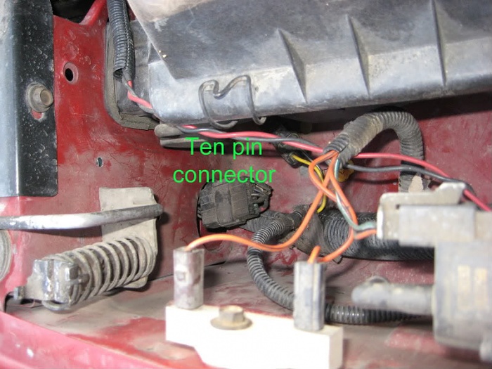 Whats this plug for, next to air cleaner, 89 Cherokee-img_21501.jpg