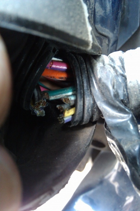 power windows and locks dont all work-broken-wires.jpg