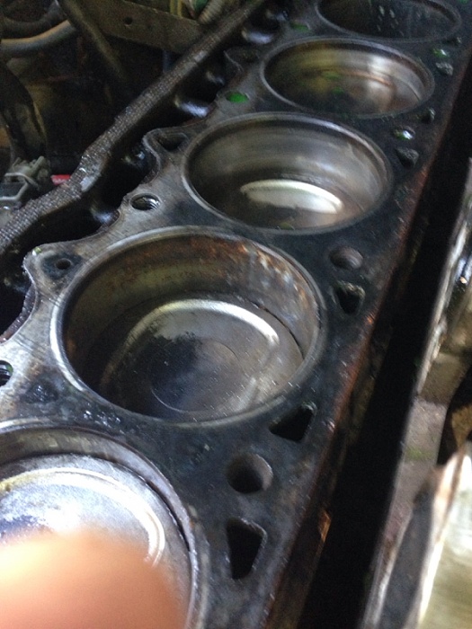 Help cylinder rust-image-539031447.jpg