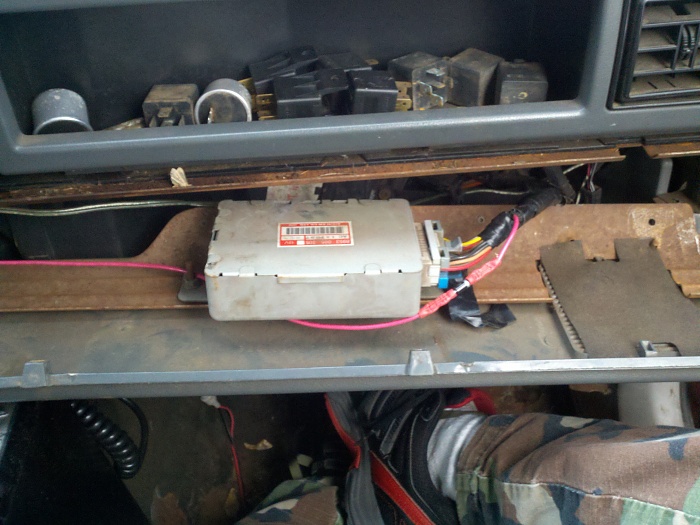 1988 4.0L Auto Cherokee not shifting...-tcu-loc.jpg