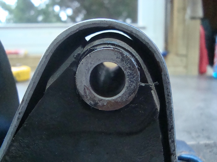 Cheap OEM style motor mounts?  Anchor, Westar, or DEA?-dsc04780.jpg