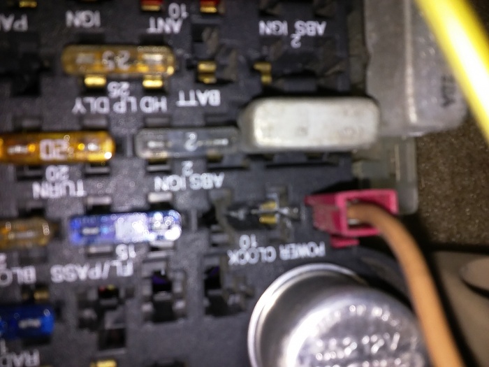 Fuse slot is missing a contact.-20160214_192009.jpg