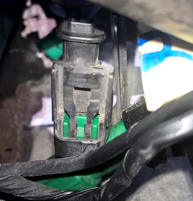 Broken injector plug-wp_20160228_09_39_58_pro.jpg