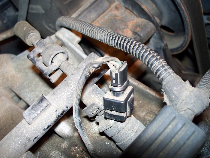 How to disconnect 96 injectors?-100_2206.jpg
