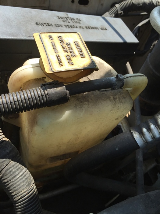 Coolant reservoir leak?-image-3227459448.jpg