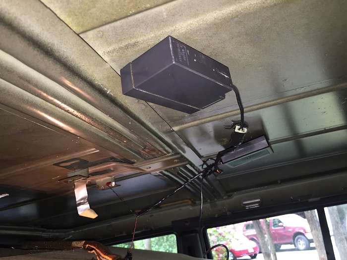 identify strange things stuck on inner roof-img_3407.jpg