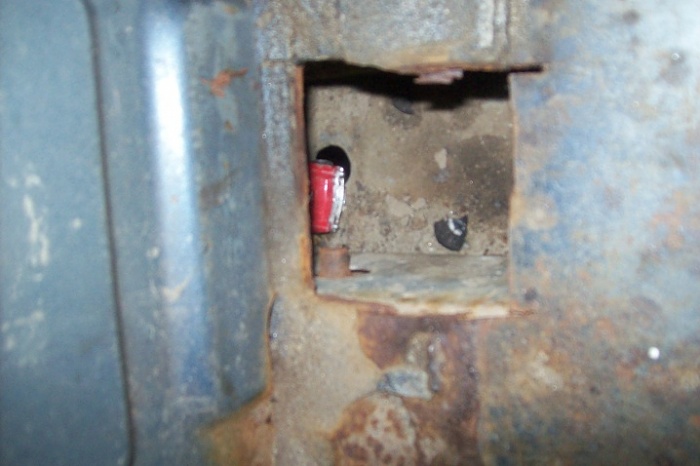 leaf spring removal-leaf-spring-cut-out-hole.jpg