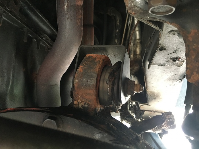 Upper control arm bushing help-img_1504.jpg